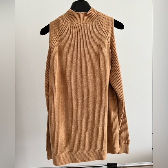 DIVIDED Shoulder Cut Long Sleeve Sweater - Picture 3 of 4